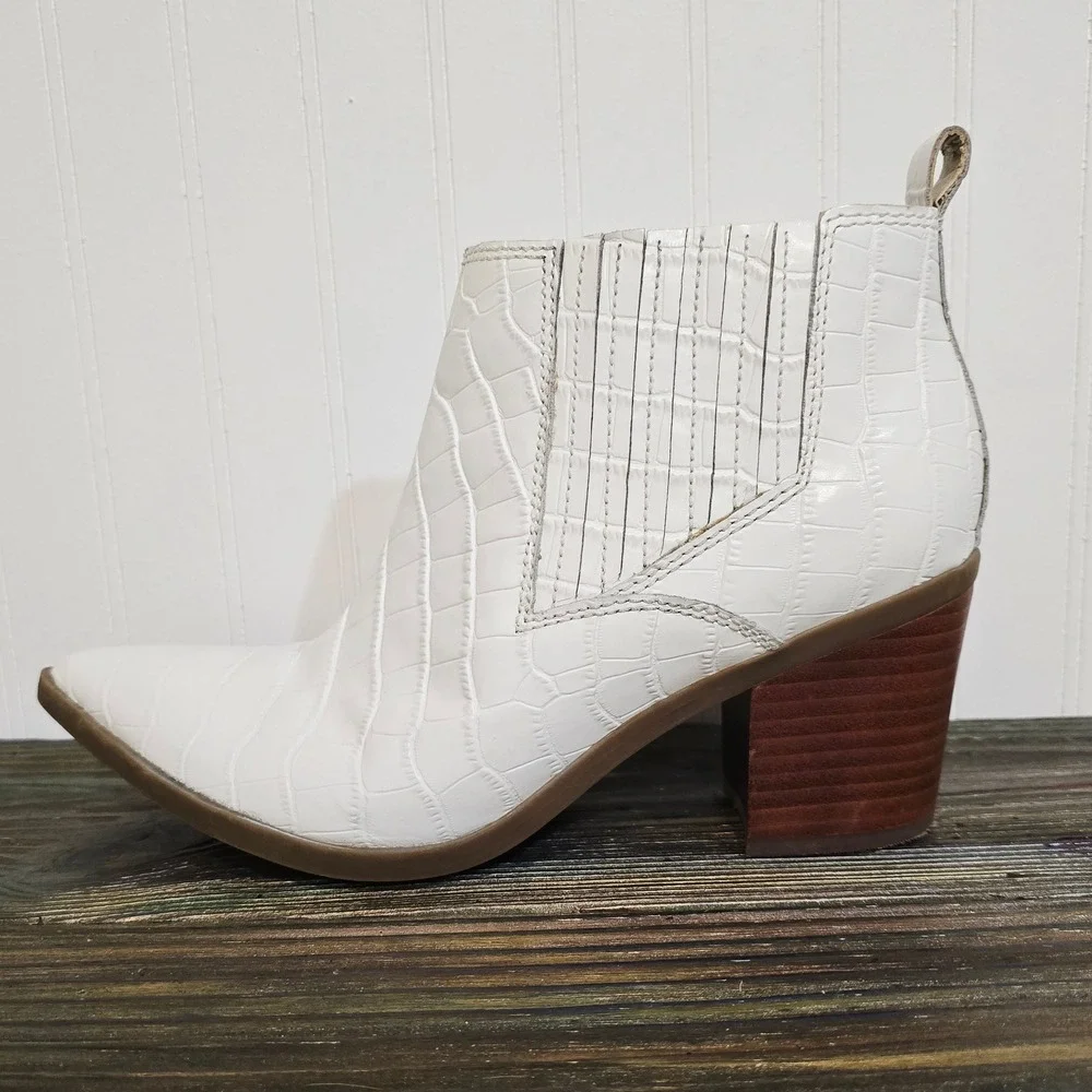 Marc Fisher White Croc Embossed Pointed Toe Ankle Booties womens 9M